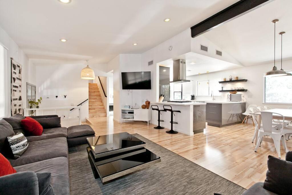 Bright, Modern 4Br With Beautiful Backyard & Pool! Villa Лас Вегас Екстериор снимка