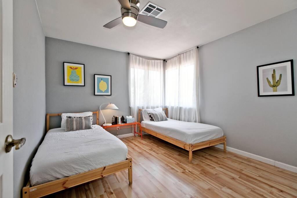 Bright, Modern 4Br With Beautiful Backyard & Pool! Villa Лас Вегас Екстериор снимка