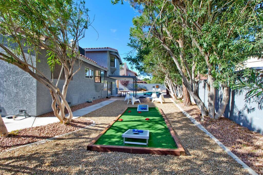Bright, Modern 4Br With Beautiful Backyard & Pool! Villa Лас Вегас Екстериор снимка