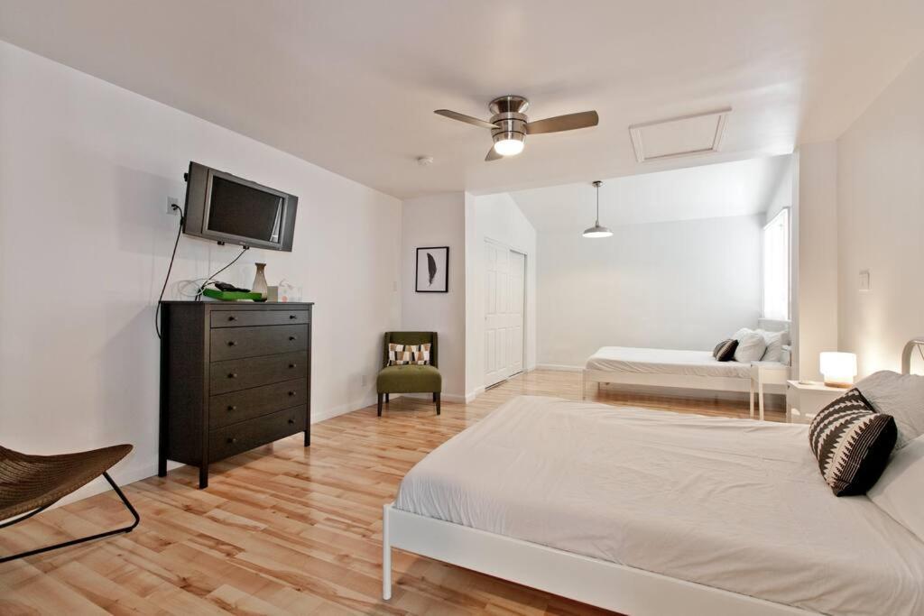 Bright, Modern 4Br With Beautiful Backyard & Pool! Villa Лас Вегас Екстериор снимка
