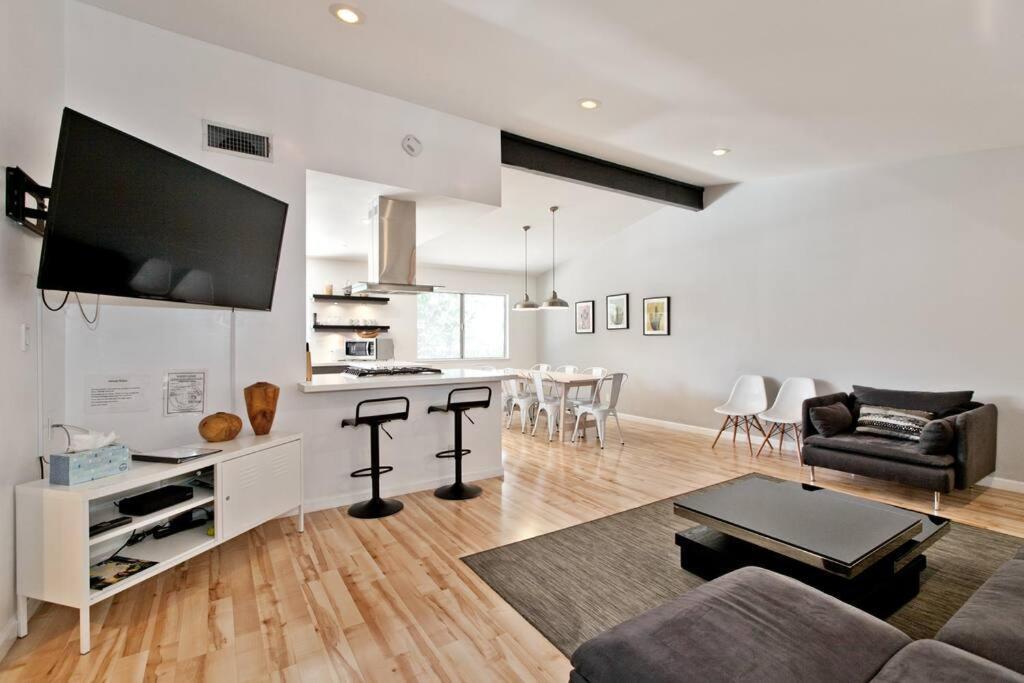 Bright, Modern 4Br With Beautiful Backyard & Pool! Villa Лас Вегас Екстериор снимка